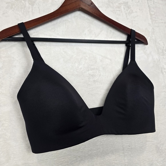 Skims Bra Women 36DD Black Wireless Form Padded Back Closure Plunge - Picture 2 of 6